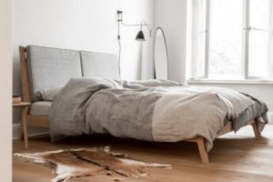 Купить деревянную кровать в Минске
