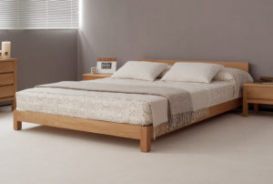 Купить деревянную кровать в Минске
