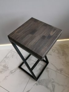 Барный стул из дерева и металла